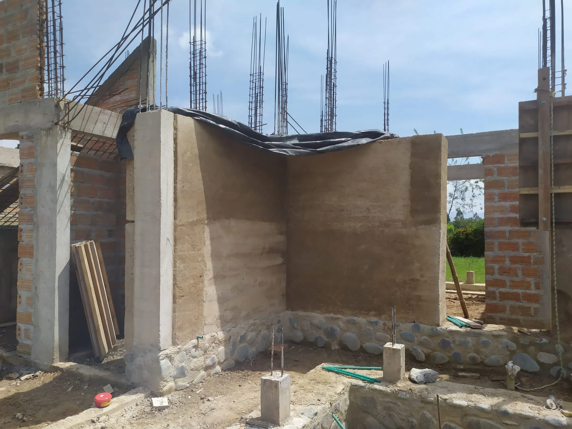 Casa 4 Gatos — muros y estructura