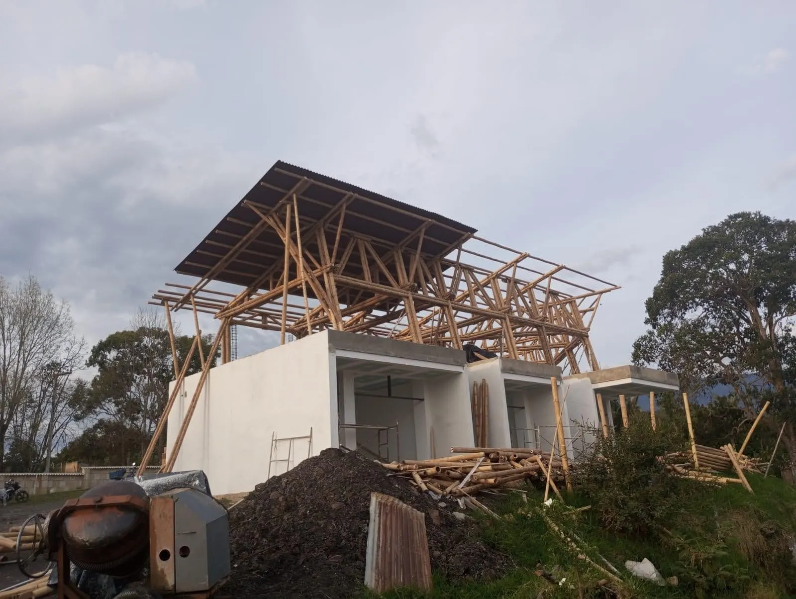 Casa Anolaima — cerchas y cubierta