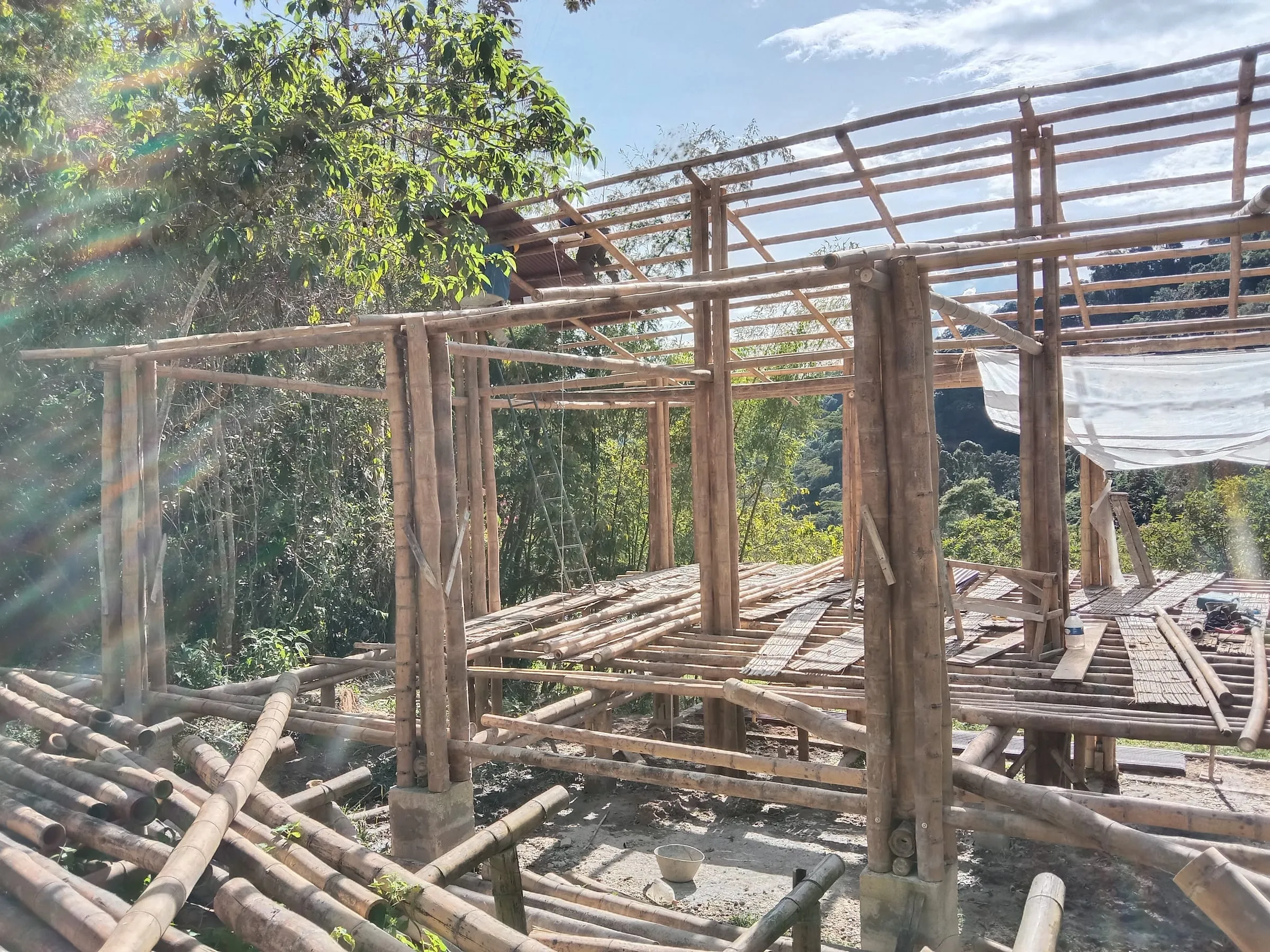 Casa Charguayacpo — los pórticos en pie