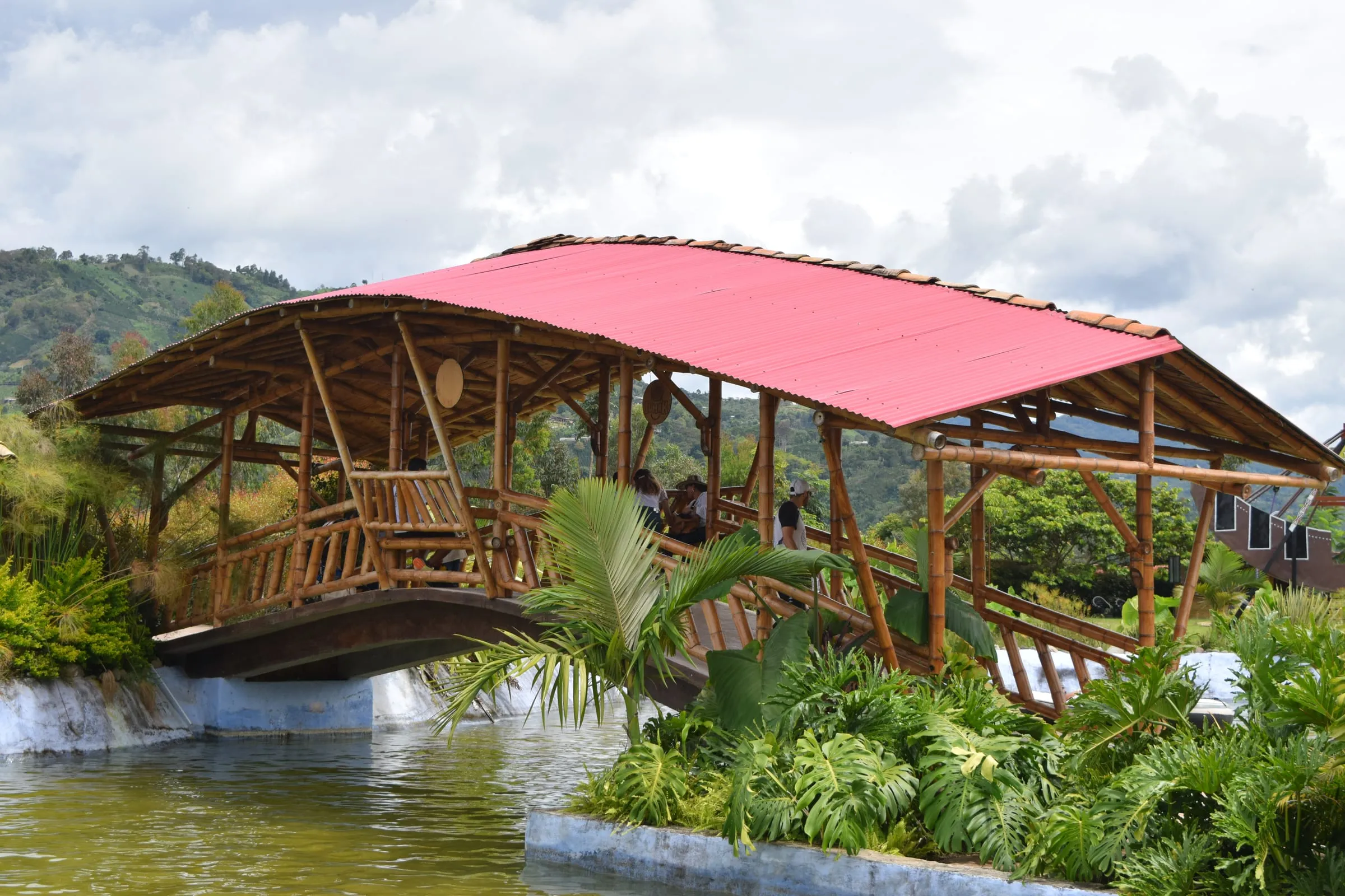 Puente Sumak — el arco