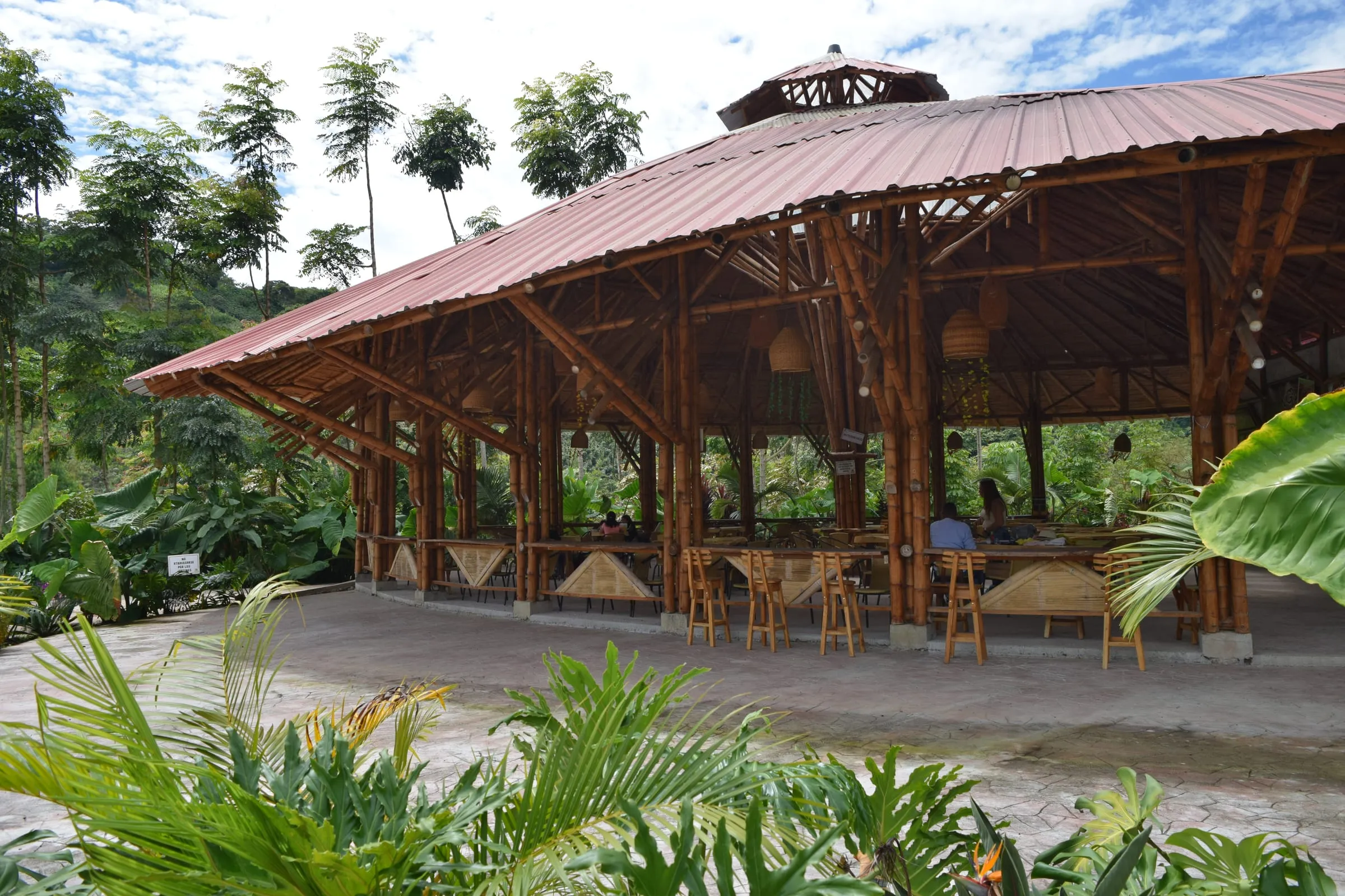 Restaurante Sumak — obra en guadua